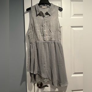 Hem & Thread women’s size large black and white sleeveless dress.